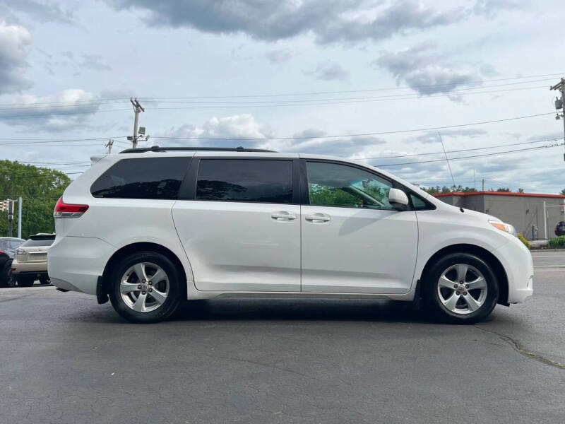 2012 Toyota Sienna