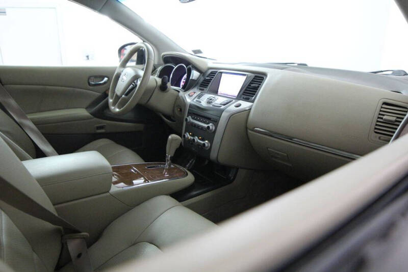 2012 Nissan Murano LE