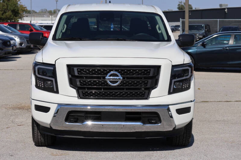 2024 Nissan Titan SV