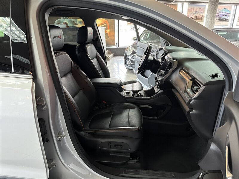 2020 GMC Acadia SLT