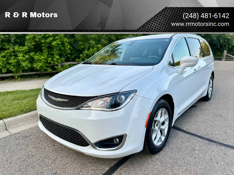 2017 Chrysler Pacifica for sale at R & R Motors in Waterford MI