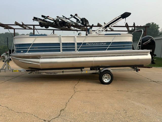 2027 Berkshire 22 RFX LE 2.75