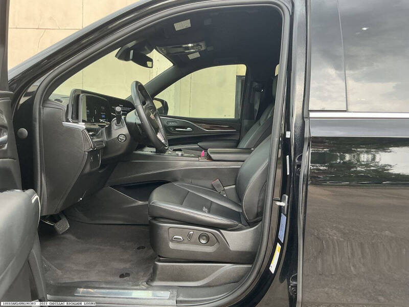 2023 Cadillac Escalade Luxury
