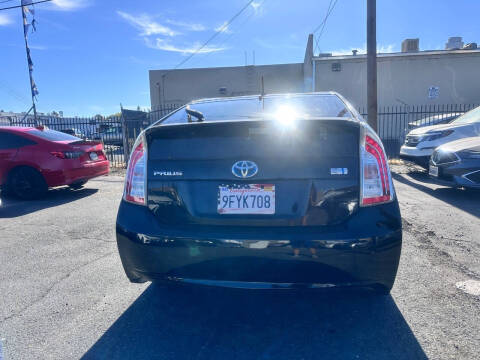 2014 Toyota Prius Two