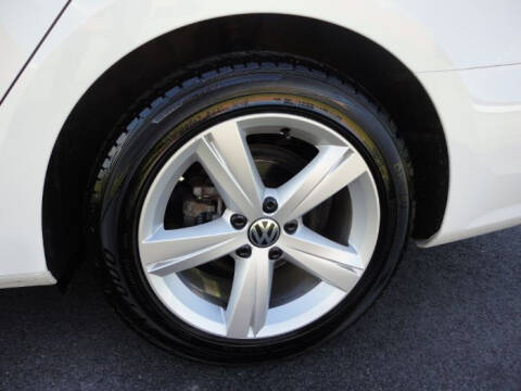 2013 Volkswagen Passat SE PZEV