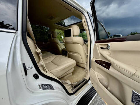 2014 Lexus LX 570
