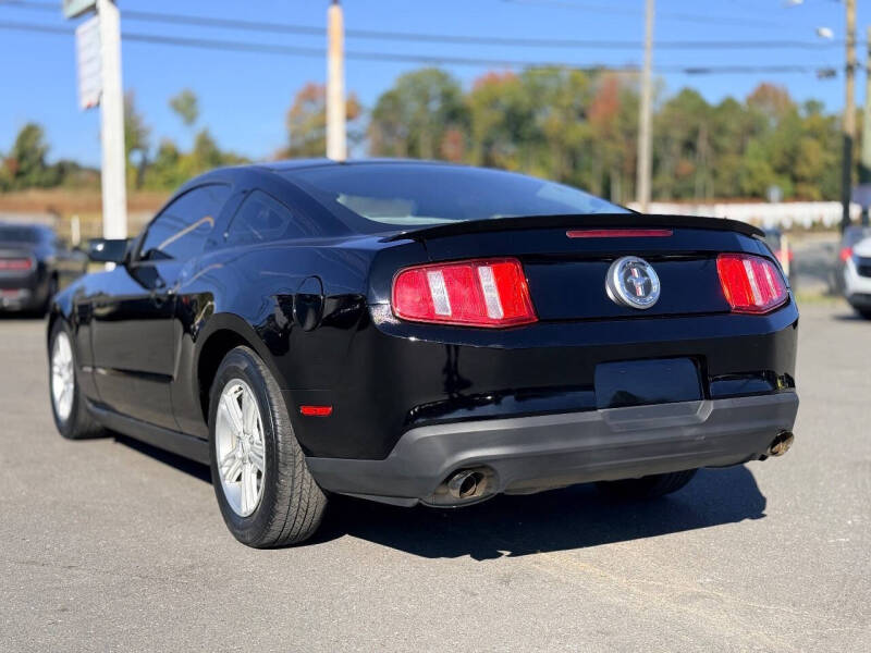 2011 Ford Mustang V6