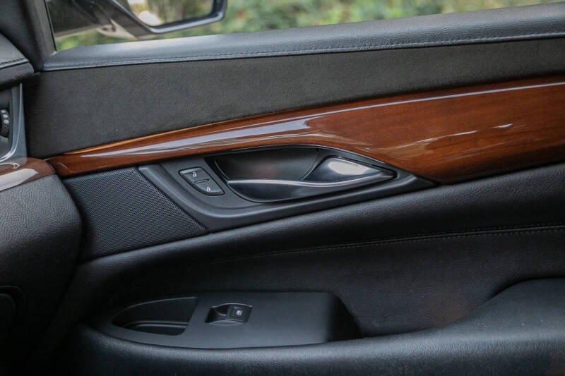 2018 Cadillac Escalade Standard