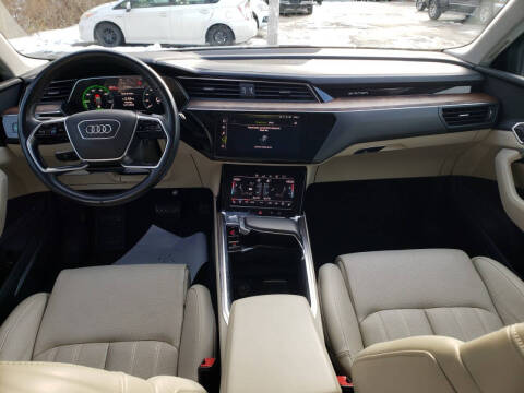 2019 Audi e-tron quattro Prestige