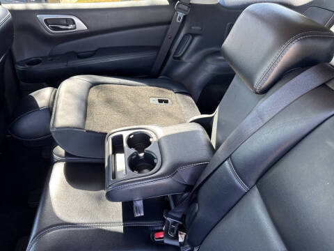 2020 Nissan Pathfinder SL