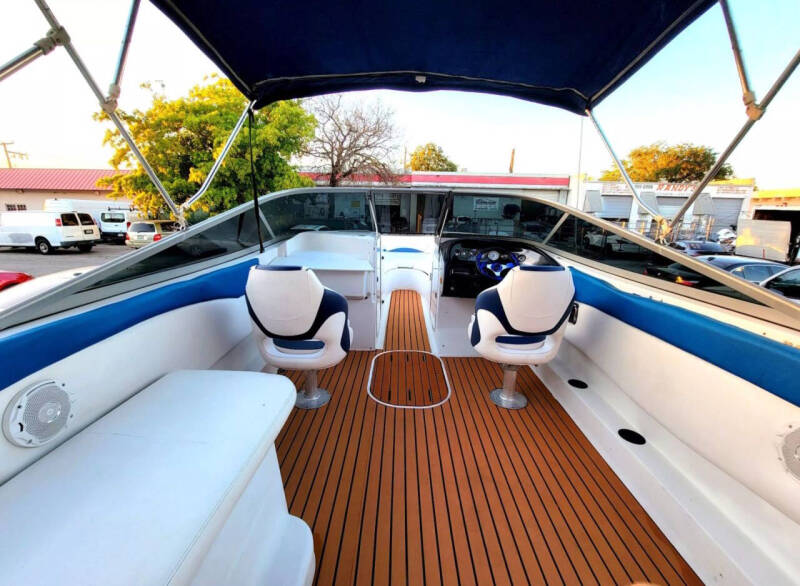 2002 Four Winns Horizon 260