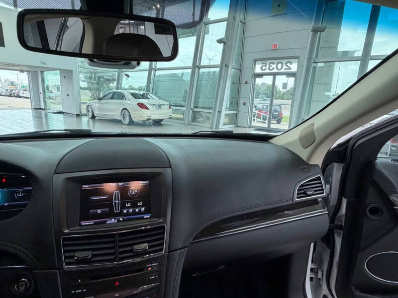 2014 Lincoln MKT
