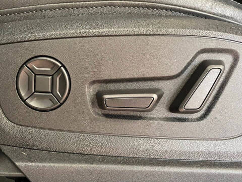 2022 Audi e-tron quattro Premium Plus