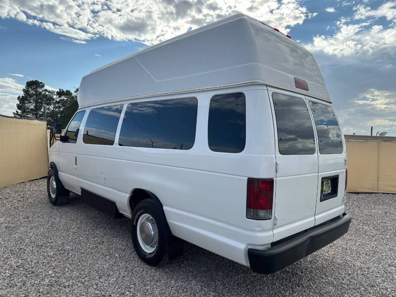 2004 Ford E-Series