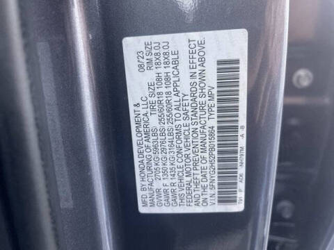 2023 Honda Pilot EX-L w/Rear Captain's Chairs