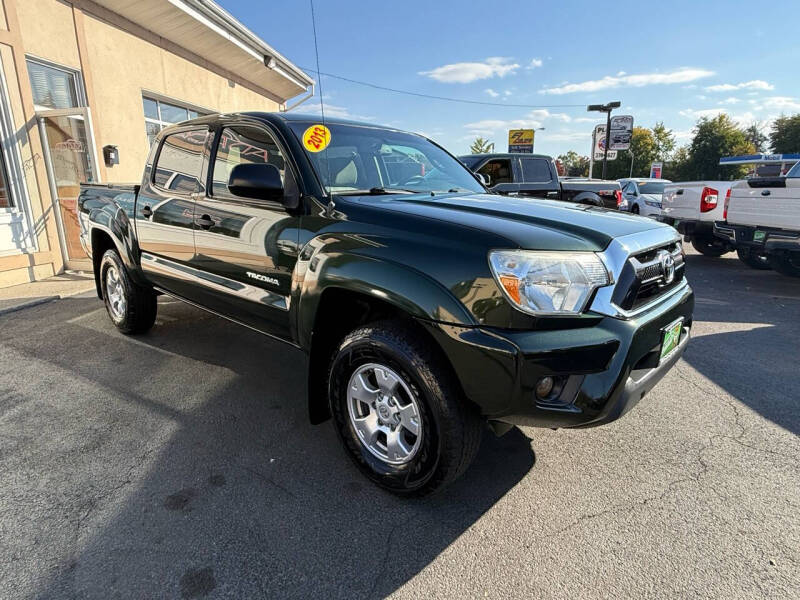 2013 Toyota Tacoma null photo 2