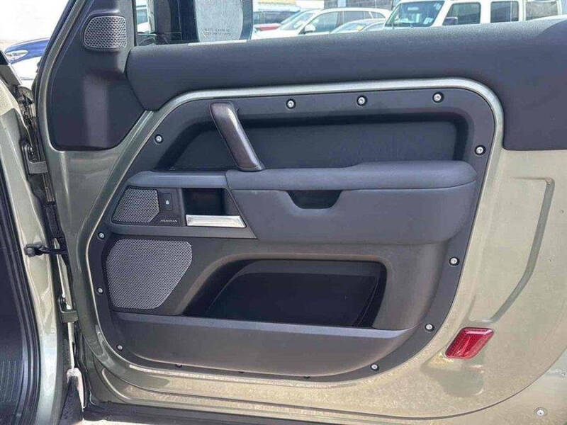 2022 Land Rover Defender 90 X-Dynamic S
