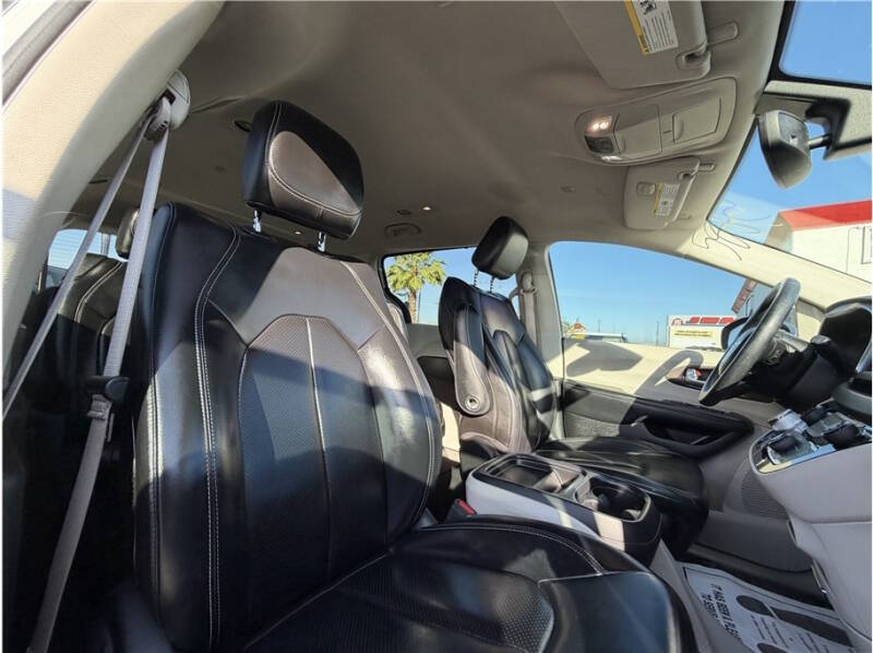 2021 Chrysler Voyager LXi
