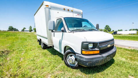 2007 Chevrolet Express Cutaway for sale at Fruendly Auto Source in Moscow Mills MO