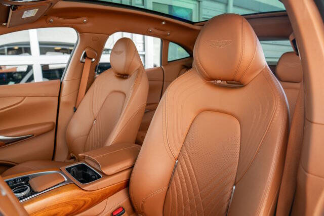 2021 Aston Martin DBX 14