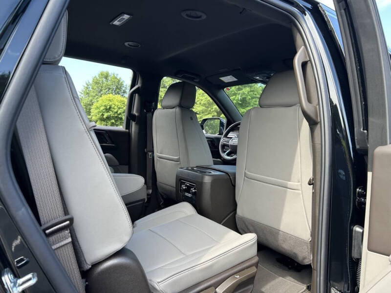 2025 GMC Yukon Elevation