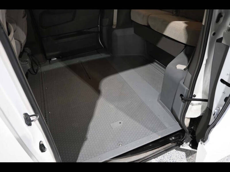 2019 Toyota Sienna LE Mobility 7-Passenger