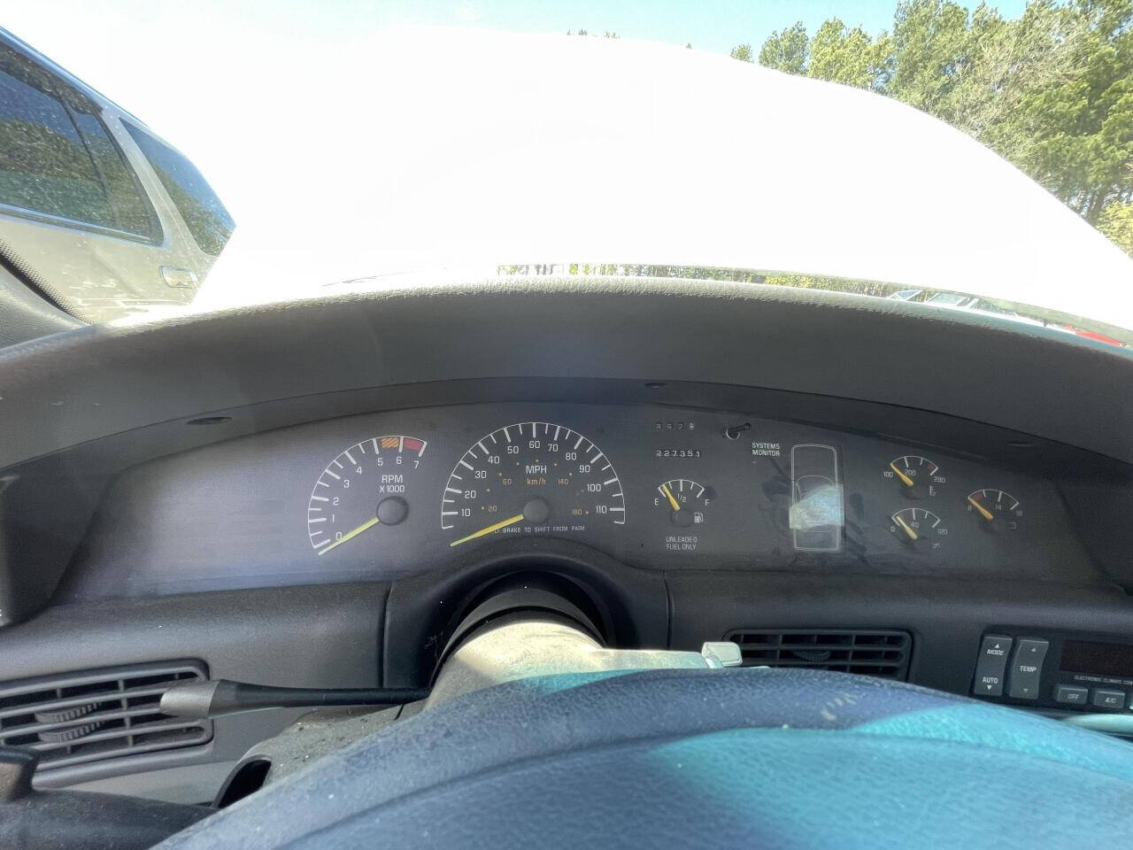 1998 Pontiac Bonneville for sale at Twin Cities Auctions in Elk River, MN