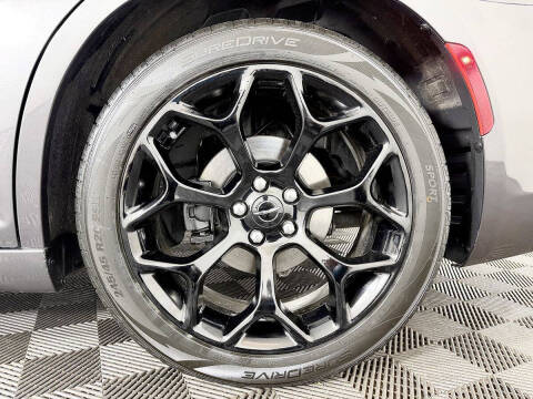 2017 Chrysler 300
