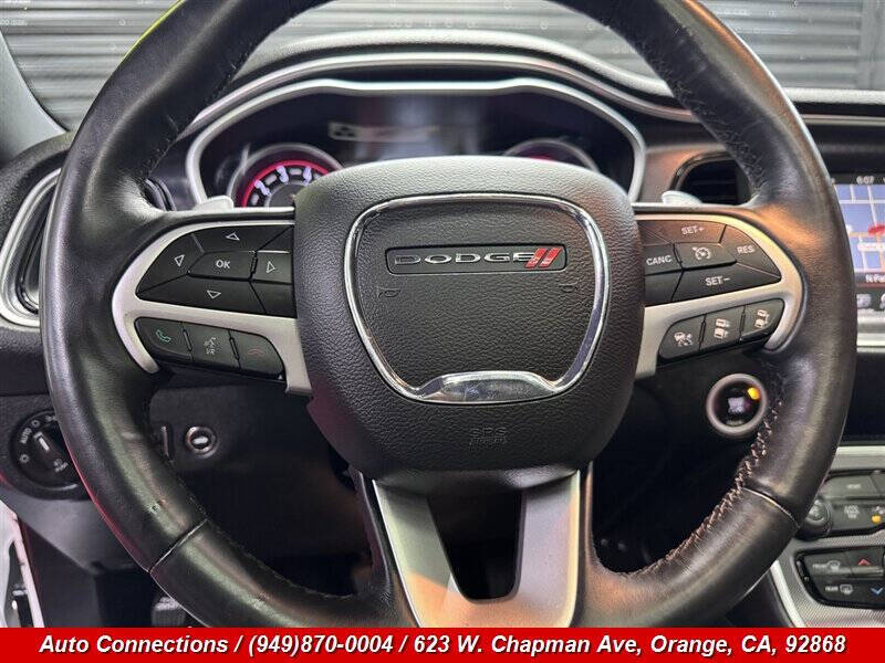 2015 Dodge Challenger SXT Plus