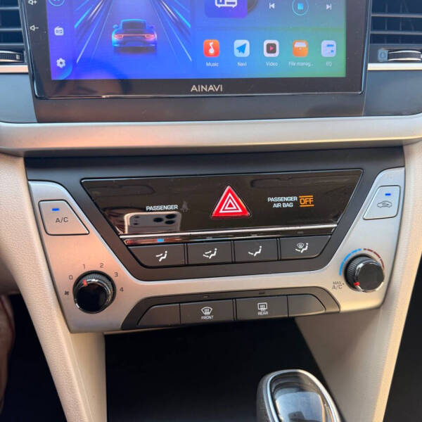 2018 Hyundai Elantra