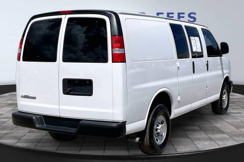 2023 Chevrolet Express 2500
