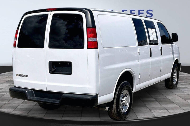 2023 Chevrolet Express 2500