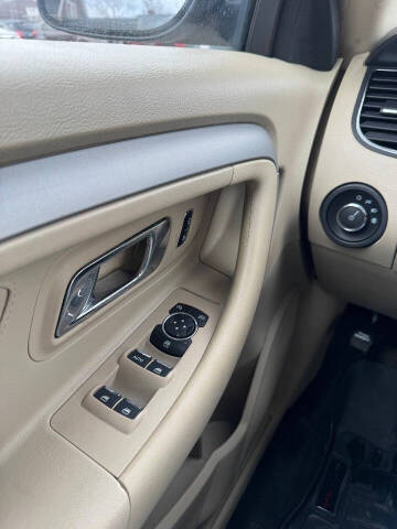 2013 Ford Taurus SEL
