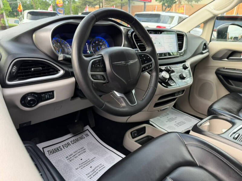 2023 Chrysler Pacifica Touring L