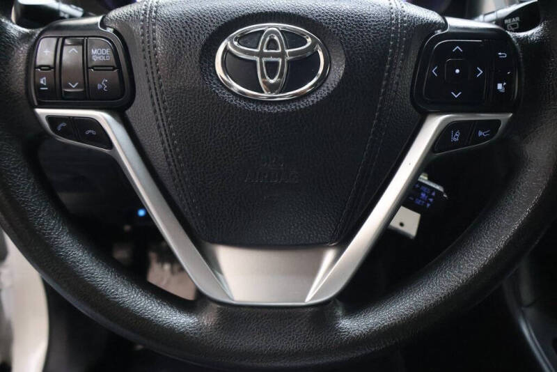 2017 Toyota Highlander LE