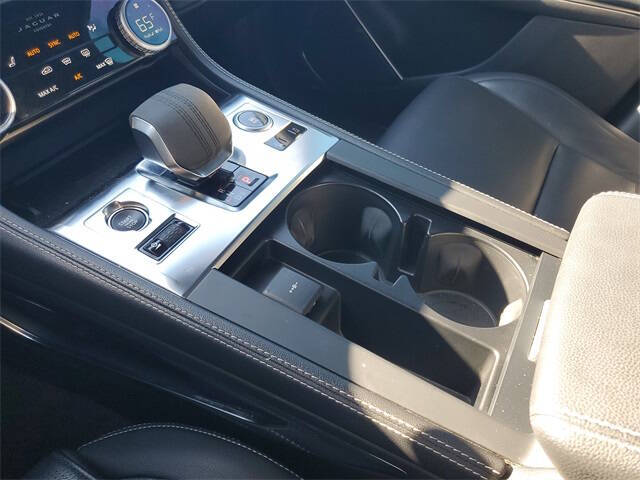 2024 Jaguar F-PACE P250 R-Dynamic S