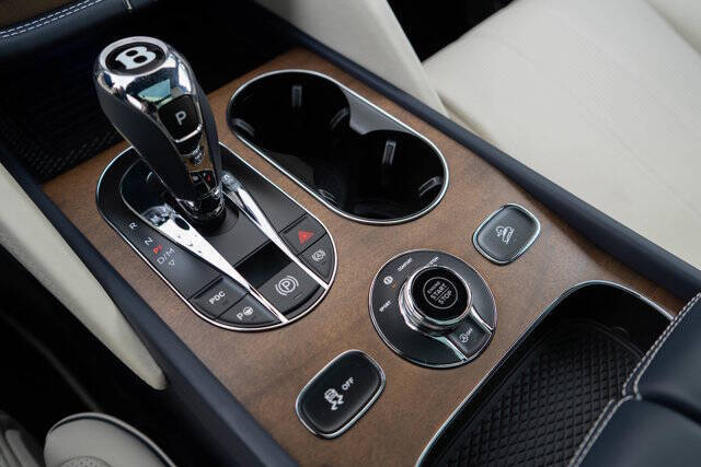 2023 Bentley Bentayga V8