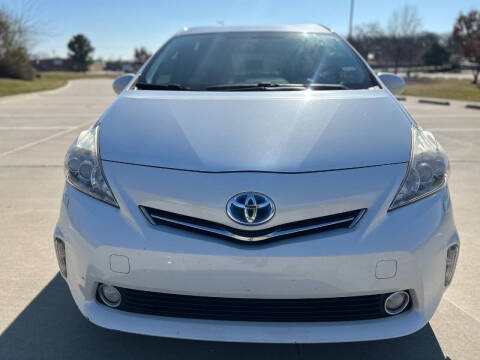 2013 Toyota Prius v Two