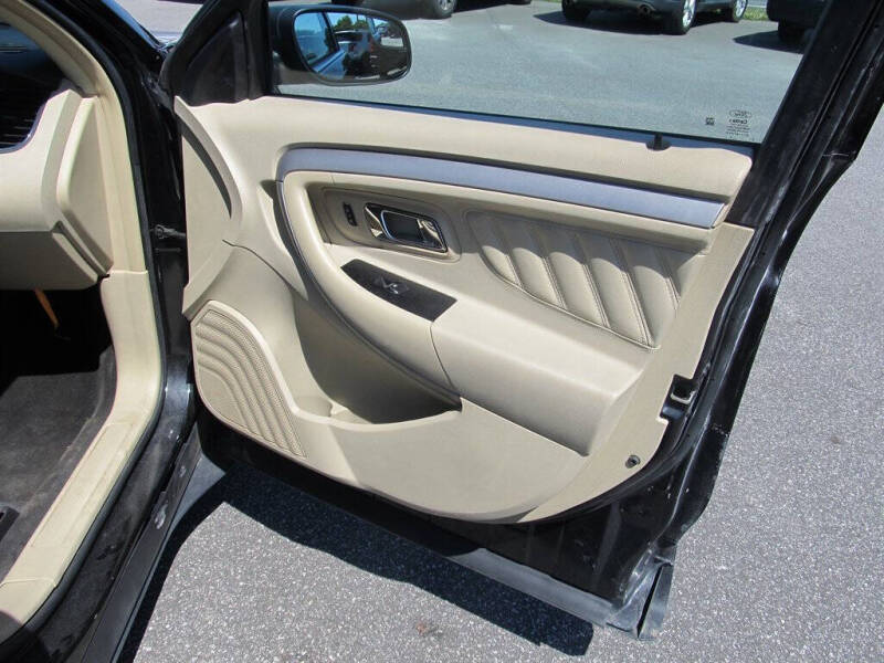 2015 Ford Taurus