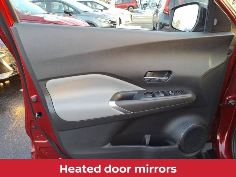 2021 Nissan Kicks SR