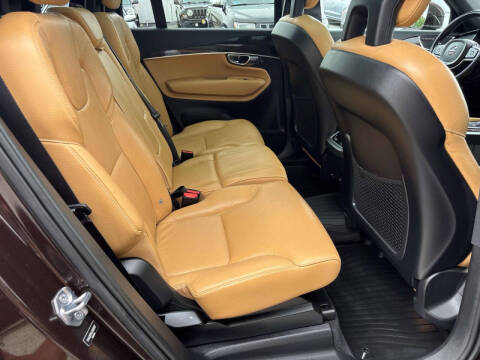 2018 Volvo XC90 T6 Momentum
