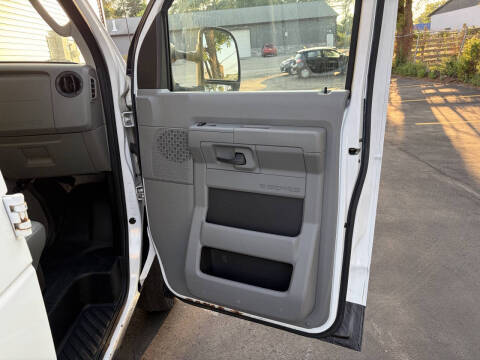 2011 Ford E-Series E-150