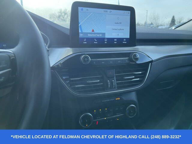 2022 Ford Escape Hybrid Titanium