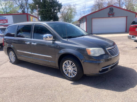 2015 Chrysler Town and Country for sale at FUTURES FINANCING INC. in Denver CO