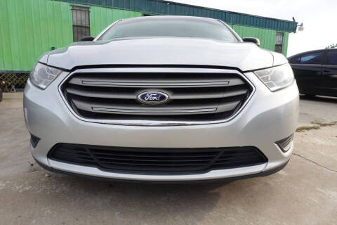 2013 Ford Taurus SE