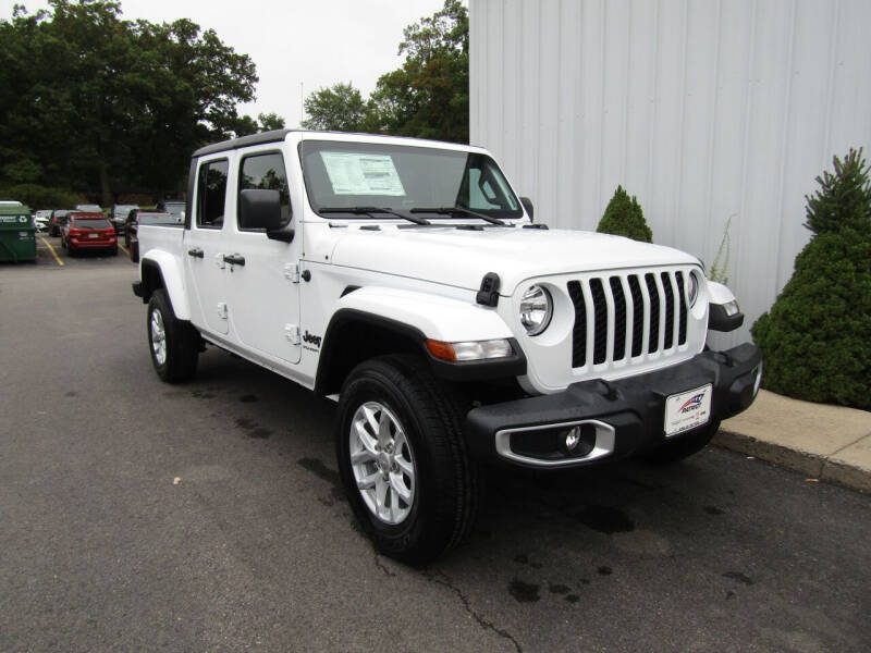 Used 2023 Jeep Gladiator Sport S with VIN 1C6HJTAG7PL571272 for sale in Oakland, MD