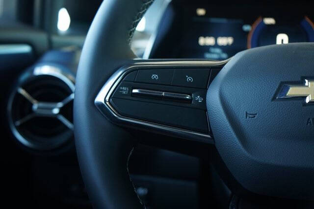 2025 Chevrolet Equinox EV LT 2