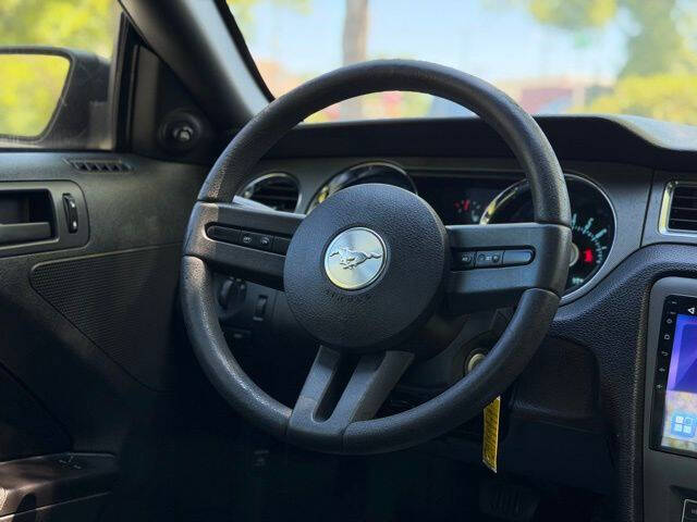 2012 Ford Mustang V6
