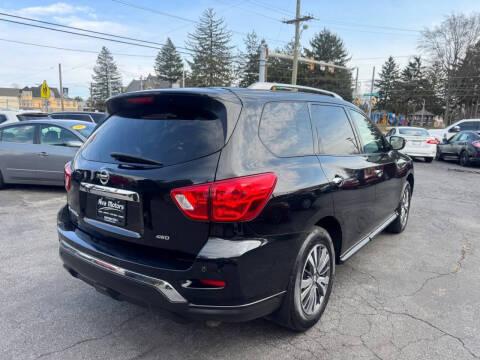 2019 Nissan Pathfinder S