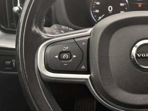 2018 Volvo XC60 T5 Momentum